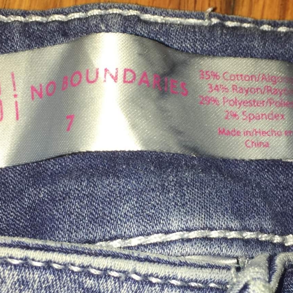 Shorts - Picture 3 of 3
